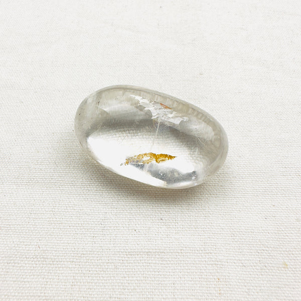 CLEAR QUARTZ PALM STONE