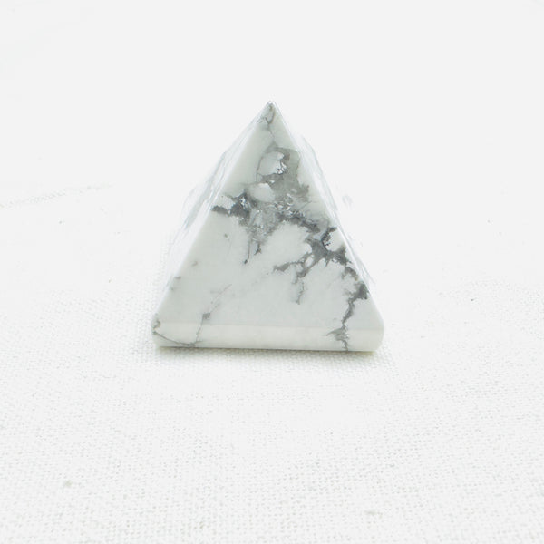 HOWLITE PYRAMID